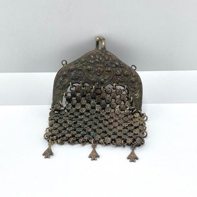 LOT 575: Antique / Vintage Mesh Coin Purse