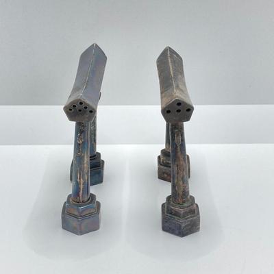 LOT 576: Vintage 970 Silver Japanese Torii Gates Salt and Pepper Shakers