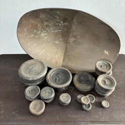 LOT 287: Vintage Scale Weights & Tray