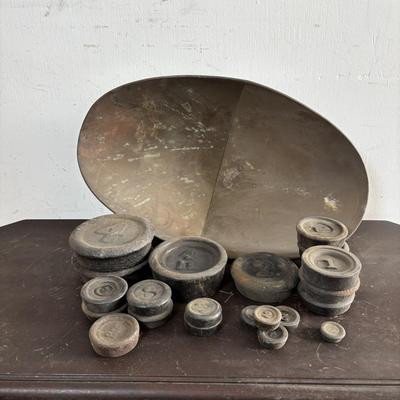 LOT 287: Vintage Scale Weights & Tray