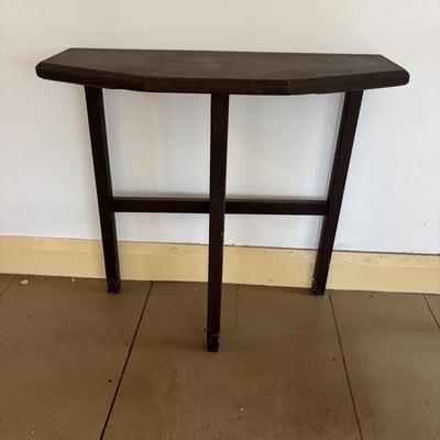 LOT 595: Vintage Accent Table Ready for Upcycling