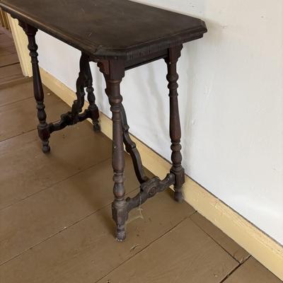 LOT 595: Vintage Accent Table Ready for Upcycling