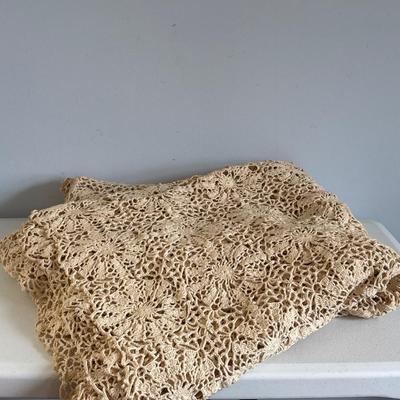 LOT 600: Bedspread or Tablecloth, Appears to Be Hand Made