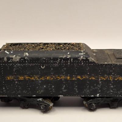 LOT 609: HO Scale Train: Locomotives & Box Cars