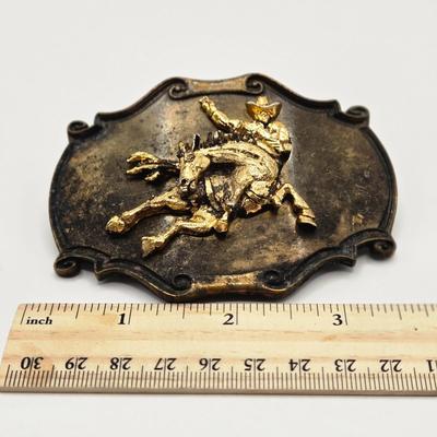 LOT 614: Vintage Metal Belt Buckles