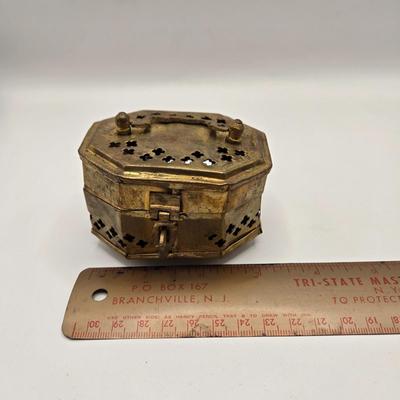 LOT 616: Chinese Cricket Box, "Lost World Watches", Small Pennant Flags, Marbles, Bruce Wayne Ring, Rulers, Wooden Box,& More