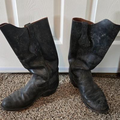 LOT 618: Vintage Blanket Vest, Neolite Boots with Detailed Decoration, & Unknown Brand Black Boots