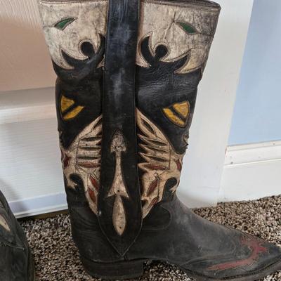 LOT 618: Vintage Blanket Vest, Neolite Boots with Detailed Decoration, & Unknown Brand Black Boots
