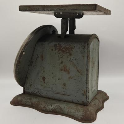 LOT 624:Antique Kitchen Scale, & Veg-O-Matic Food Preparer