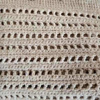 LOT 627: Spring Flower Blanket, Appears to be Handmade