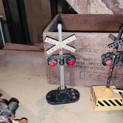 LOT 636 Assortment of Vintage Miniature Rail Road Signals and Crossing Gates