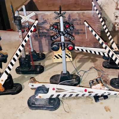 LOT 636 Assortment of Vintage Miniature Rail Road Signals and Crossing Gates