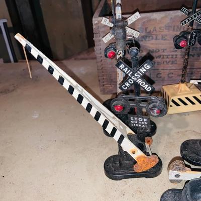 LOT 636 Assortment of Vintage Miniature Rail Road Signals and Crossing Gates