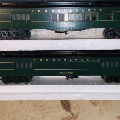 LOT641: Williams Electric Train Deluxe 5 Car Madison Set - Crown Edition