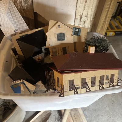 LOT 646: As Found Bin of Train Accessories: Houses, Fences etc.