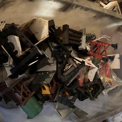 LOT 648: As Found Tote Full of Train Buildings/Accessories