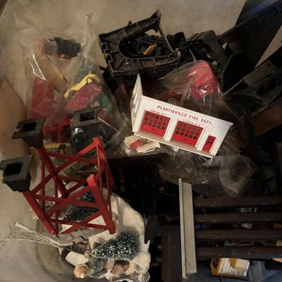 LOT 648: As Found Tote Full of Train Buildings/Accessories