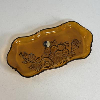 LOT 656: Vintage Amber Glass Jeannette Dish, Royal Canadian Art Pottery Tea Pot, Wooden Mortar & Pestel, Portugal. Olive Green Eagle...