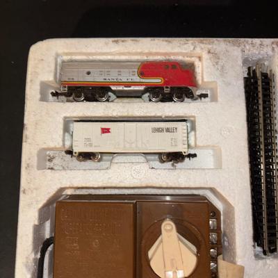 LOT 651: Bachman High Baller N Scale Train Set, K Line Watchman Shanty O/O-27 Scale & Bachman Hill Baller Super Racing Cars