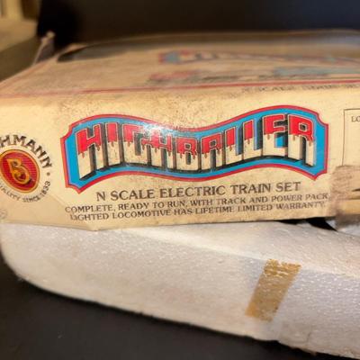 LOT 651: Bachman High Baller N Scale Train Set, K Line Watchman Shanty O/O-27 Scale & Bachman Hill Baller Super Racing Cars