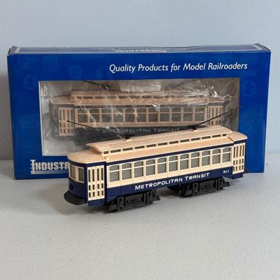 LOT 657: Industrial Rail 027 Scale Metropolitan Trolleys #14002