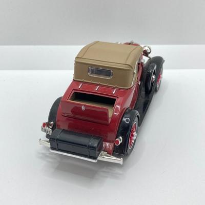 LOT 660: Vintage Automobile Collection - Die Cast Toy Cars (Chevrolet / Cord), Apco Japan Trivets and Randolph Chevrolet Ashtray