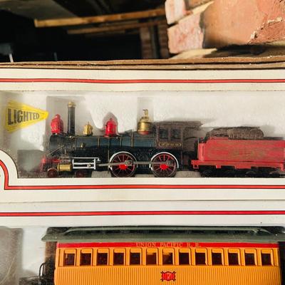 LOT 669: Bachman The Old Times HO Scale Electric Train Set with Locomotive, Cars, Track and More
