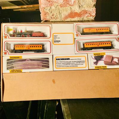 LOT 669: Bachman The Old Times HO Scale Electric Train Set with Locomotive, Cars, Track and More