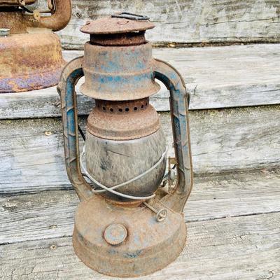 LOT674: Vintage/Antique Rail Road Lanters