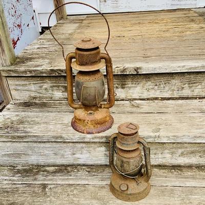 LOT674: Vintage/Antique Rail Road Lanters