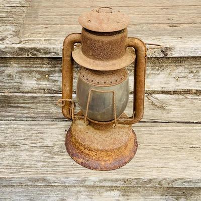 LOT674: Vintage/Antique Rail Road Lanters