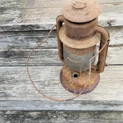 LOT674: Vintage/Antique Rail Road Lanters