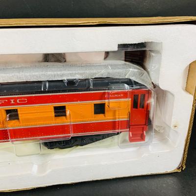 LOT 682: KF Heavy Duty Power Pack for HO Trains In Box, K Line Souther Pacific Cars - KK641-2032 SP Express Service Boxcar and K4888-0012...