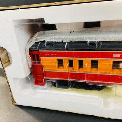 LOT 682: KF Heavy Duty Power Pack for HO Trains In Box, K Line Souther Pacific Cars - KK641-2032 SP Express Service Boxcar and K4888-0012...