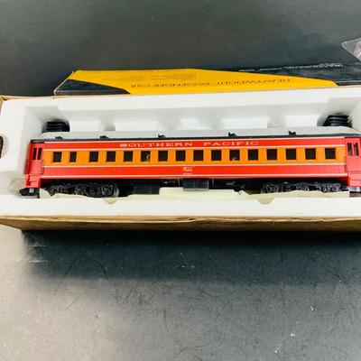LOT 683: Set of (3) K-Line Southern Pacific Heavyweight Passenger Cars K 4888-0011 SP Daylight Coach #2014, K4888-0010 SP Daylight...