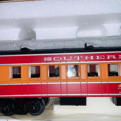 LOT 683: Set of (3) K-Line Southern Pacific Heavyweight Passenger Cars K 4888-0011 SP Daylight Coach #2014, K4888-0010 SP Daylight...