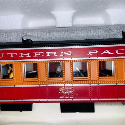 LOT 683: Set of (3) K-Line Southern Pacific Heavyweight Passenger Cars K 4888-0011 SP Daylight Coach #2014, K4888-0010 SP Daylight...
