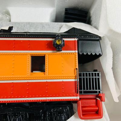 LOT 683: Set of (3) K-Line Southern Pacific Heavyweight Passenger Cars K 4888-0011 SP Daylight Coach #2014, K4888-0010 SP Daylight...