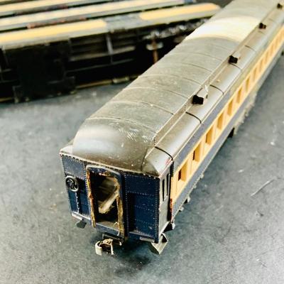 LOT 689: Set of Six (6) Vintage Blue Comet HO Passenger Cars