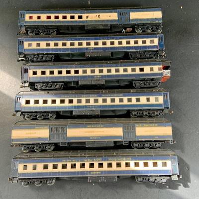 LOT 689: Set of Six (6) Vintage Blue Comet HO Passenger Cars