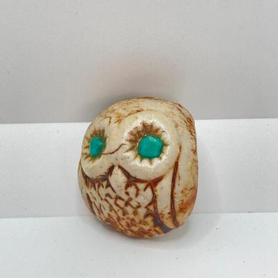 LOT 693: Vintage Sterling Thimble, Tie Tack and Screw Back Earrings and Pair of Hand Crafted Owls