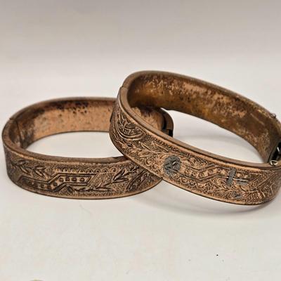 LOT 700: Various Pieces of Ladies' Jewelry & Ring Holder