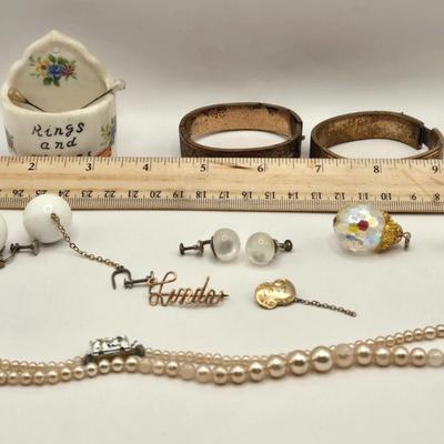 LOT 700: Various Pieces of Ladies' Jewelry & Ring Holder