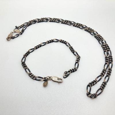 LOT 712: Black Rhodium Plated Sterling Silver Chain and Bracelet Set