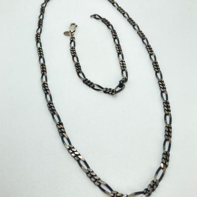 LOT 712: Black Rhodium Plated Sterling Silver Chain and Bracelet Set