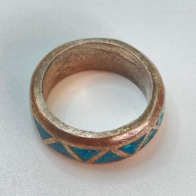LOT 713: Three Hand Crafted Turquoise Rings - Sizes 11 to 13