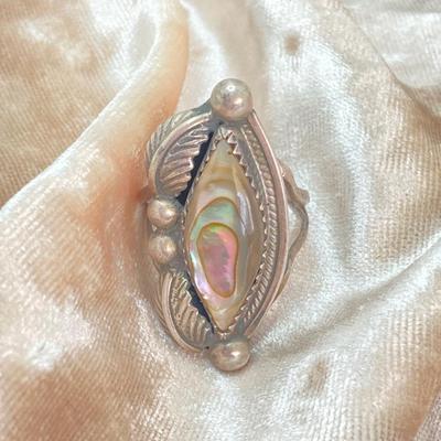 LOT 714: Vintage Hand-Crafted Turquoise and Abalone Rings - Unmarked