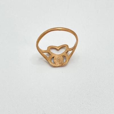 LOT 718: D&C Gold Heart / Cross Ring - 10KT, TW 2.14g, Sz 8