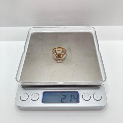 LOT 718: D&C Gold Heart / Cross Ring - 10KT, TW 2.14g, Sz 8