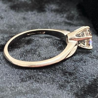 LOT 720: White Gold Ring with CZ, 14 KT, TW 3.10g, Sz 7.75